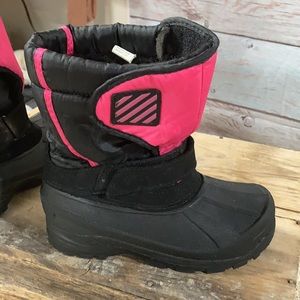 Girls size 13 black and pink snow boot Velcro straps